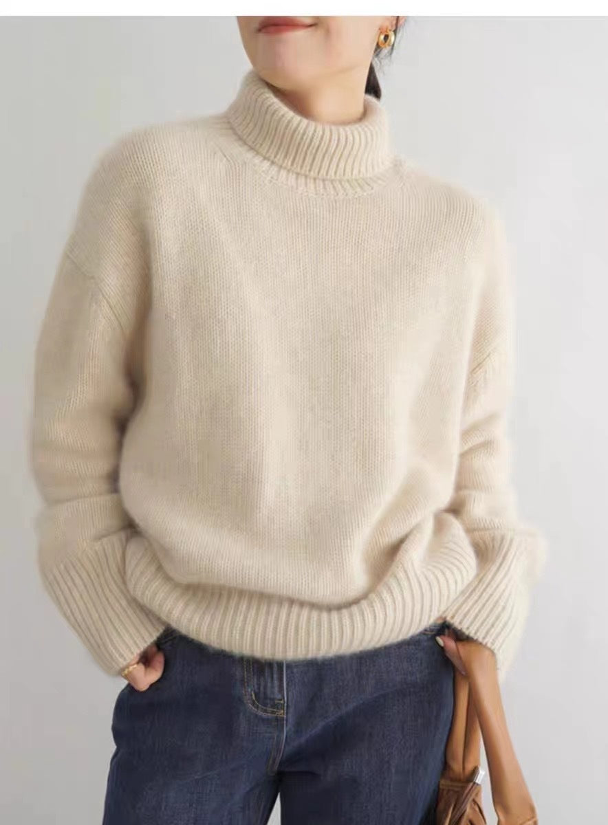 Pull Femme Minimaliste à Col Roulé en Laine Épais